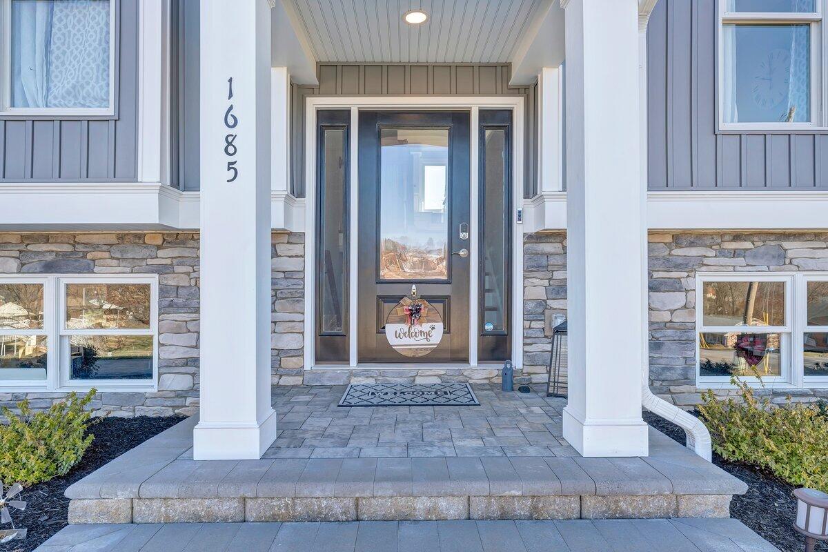 1685 Mountain View Road Vinton, VA 24179 - Photo 4 of 43 a view of a house with entrance gate