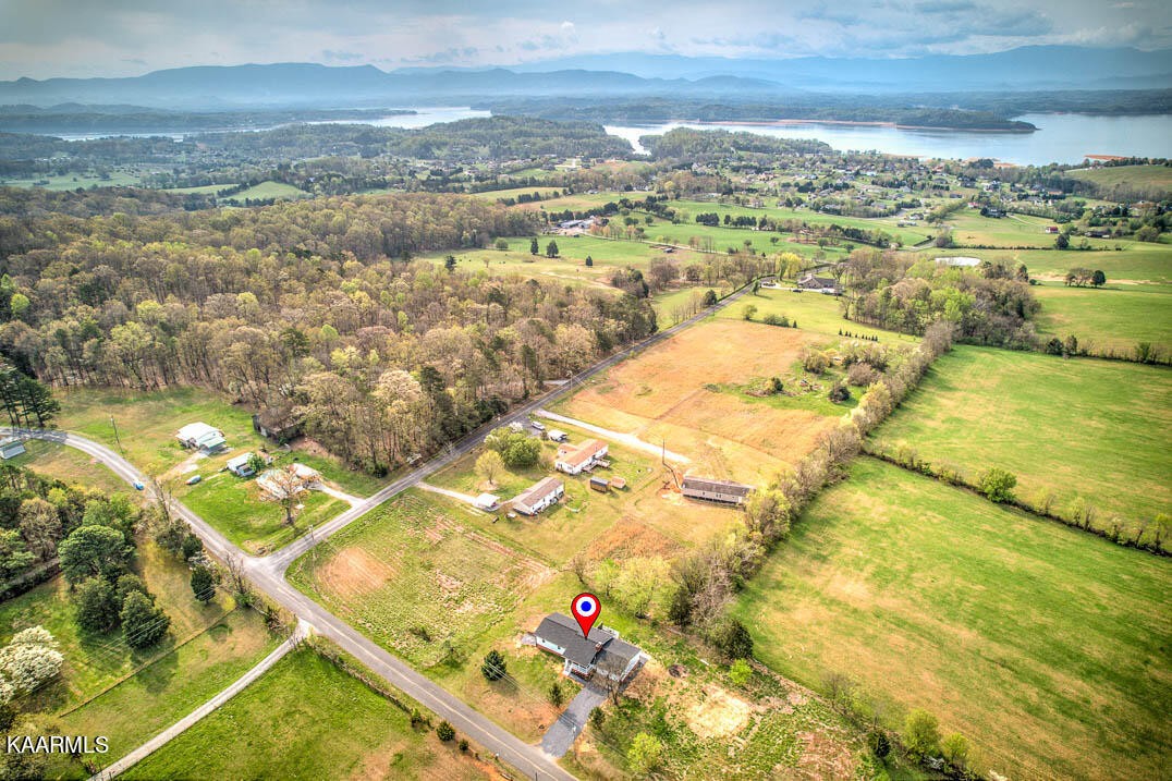 403 Wells Spring Road Dandridge, TN 37725 - Photo 23 of 24 a view of a city