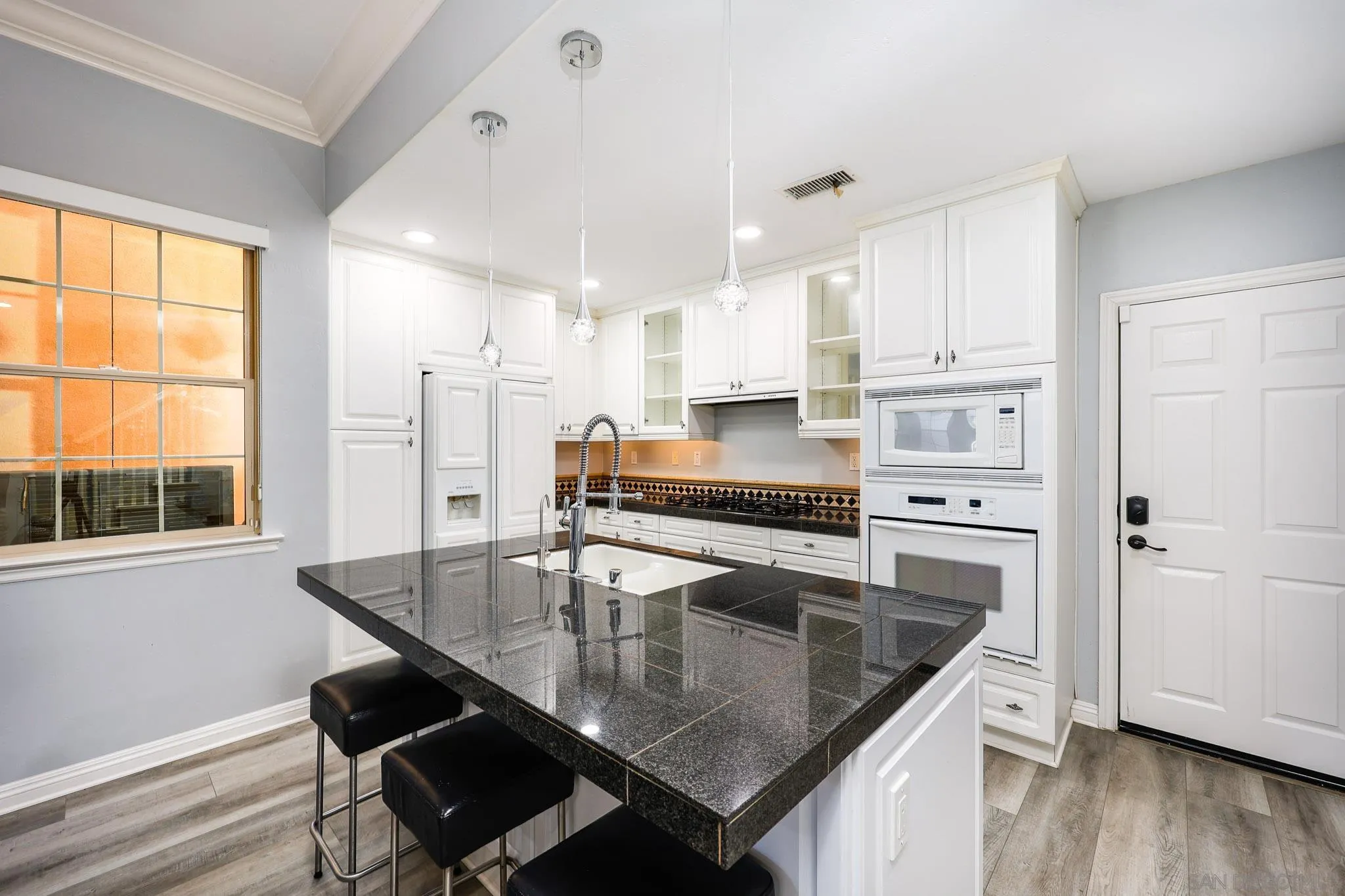 2717 East Evans Road San Diego, CA 92106 - Photo 12 of 36