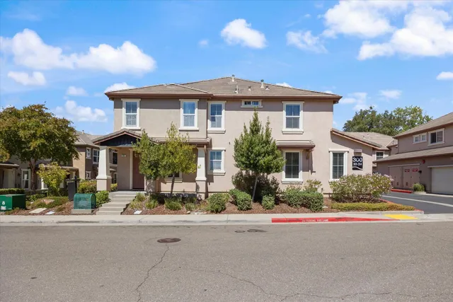 $499,900 | 301 Blossom Rock Lane, Unit 53, Folsom, CA 95630