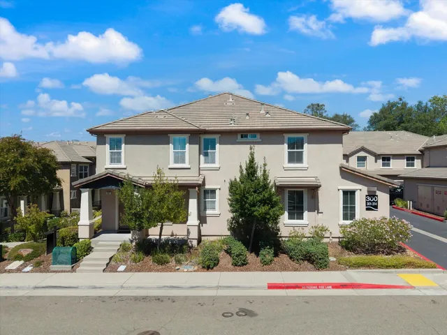 $499,900 | 301 Blossom Rock Lane, Unit 53, Folsom, CA 95630