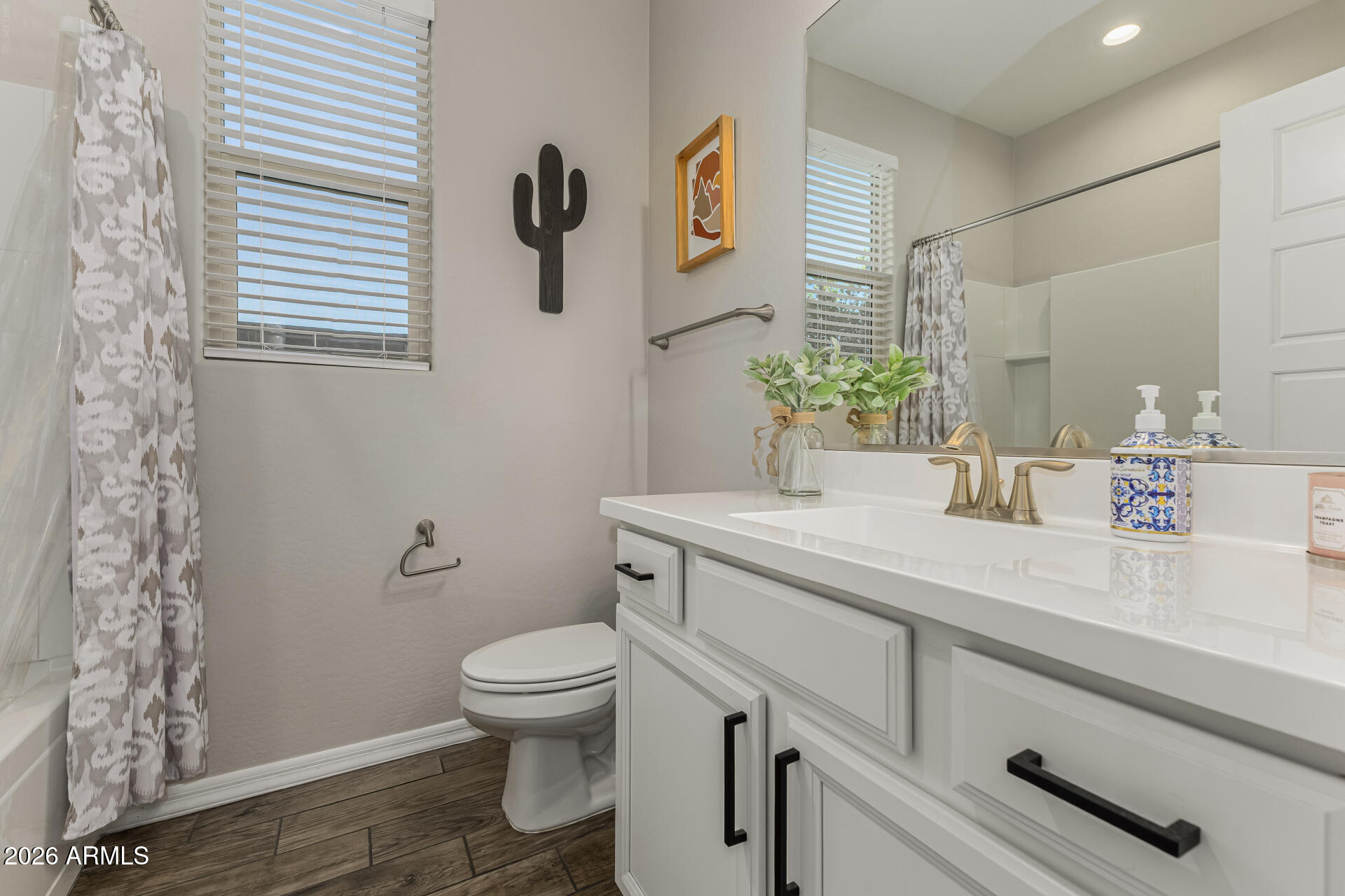 2322 East Harwell Road Phoenix, AZ 85042 - Photo 19 of 33 28 - Harwell 2322