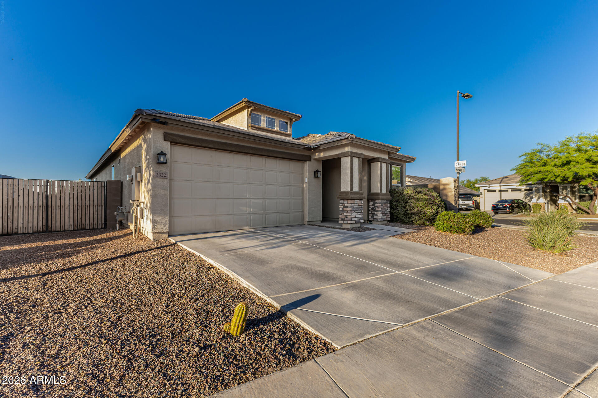 2322 East Harwell Road Phoenix, AZ 85042 - Photo 3 of 33 11 - Harwell 2322