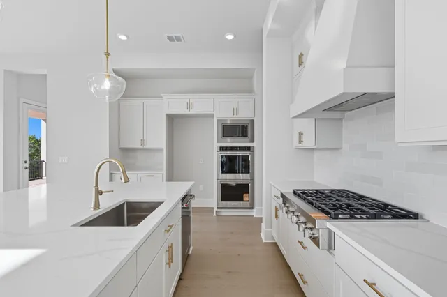 $1,524,447 | 915 Tomichi Trail, Lakeway, TX 78738