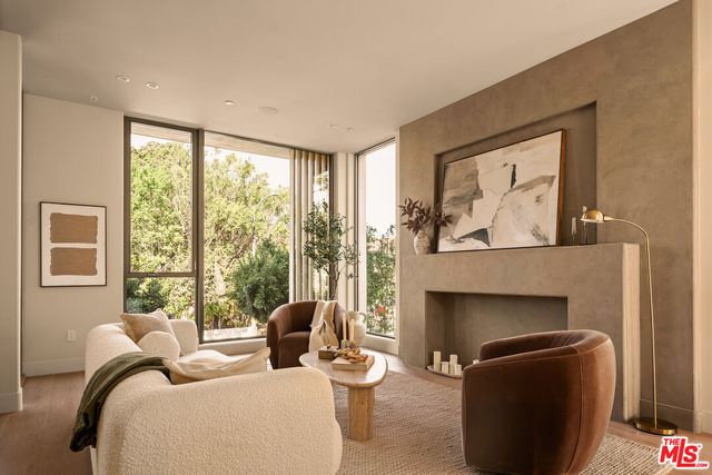 $16,950 | 755 North Alfred Street, Unit A, Los Angeles, CA 90069