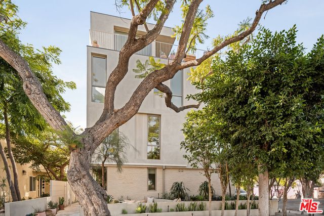 $16,950 | 755 North Alfred Street, Unit A, Los Angeles, CA 90069