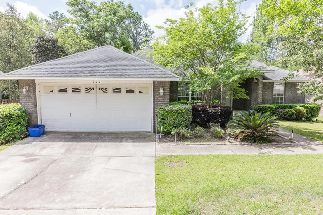 $1,895 | 211 Foxchase Way, Crestview, FL 32536