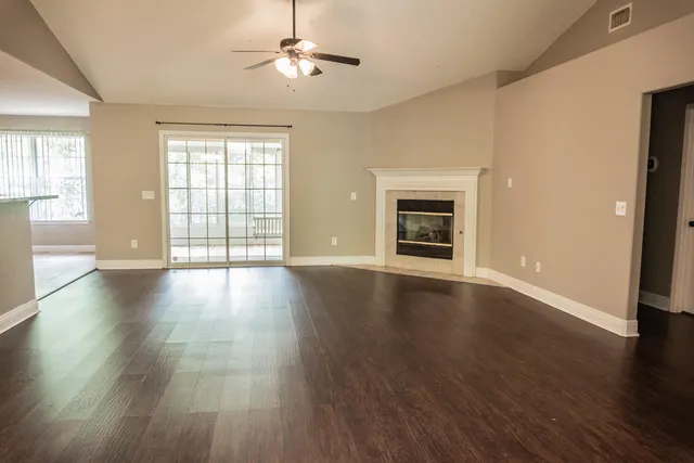 $1,895 | 211 Foxchase Way, Crestview, FL 32536