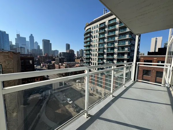 $565,000 | 757 North Orleans Street, Unit 812, Chicago, IL 60654