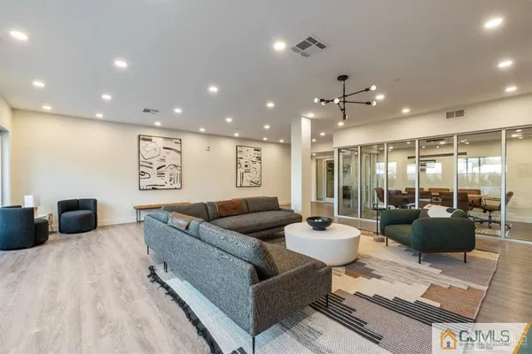 $3,200 | 1 Nolan Way, Unit B32F, North Brunswick, NJ 08902