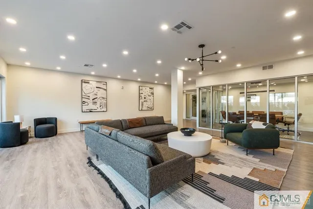 $3,200 | 1 Nolan Way, Unit B32F, North Brunswick, NJ 08902