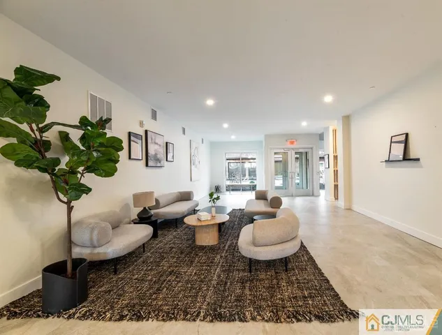 $3,200 | 1 Nolan Way, Unit B32F, North Brunswick, NJ 08902