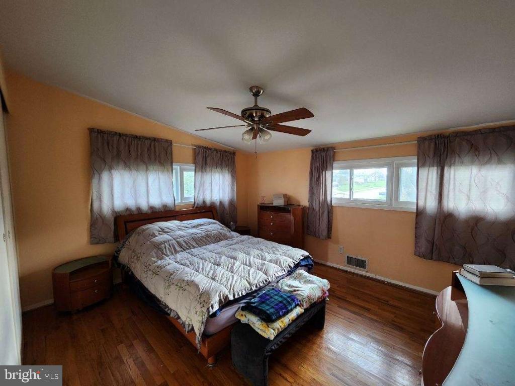 2414 Diana Road Baltimore, MD 21209 - Photo 4 of 6 Gallery Image 4