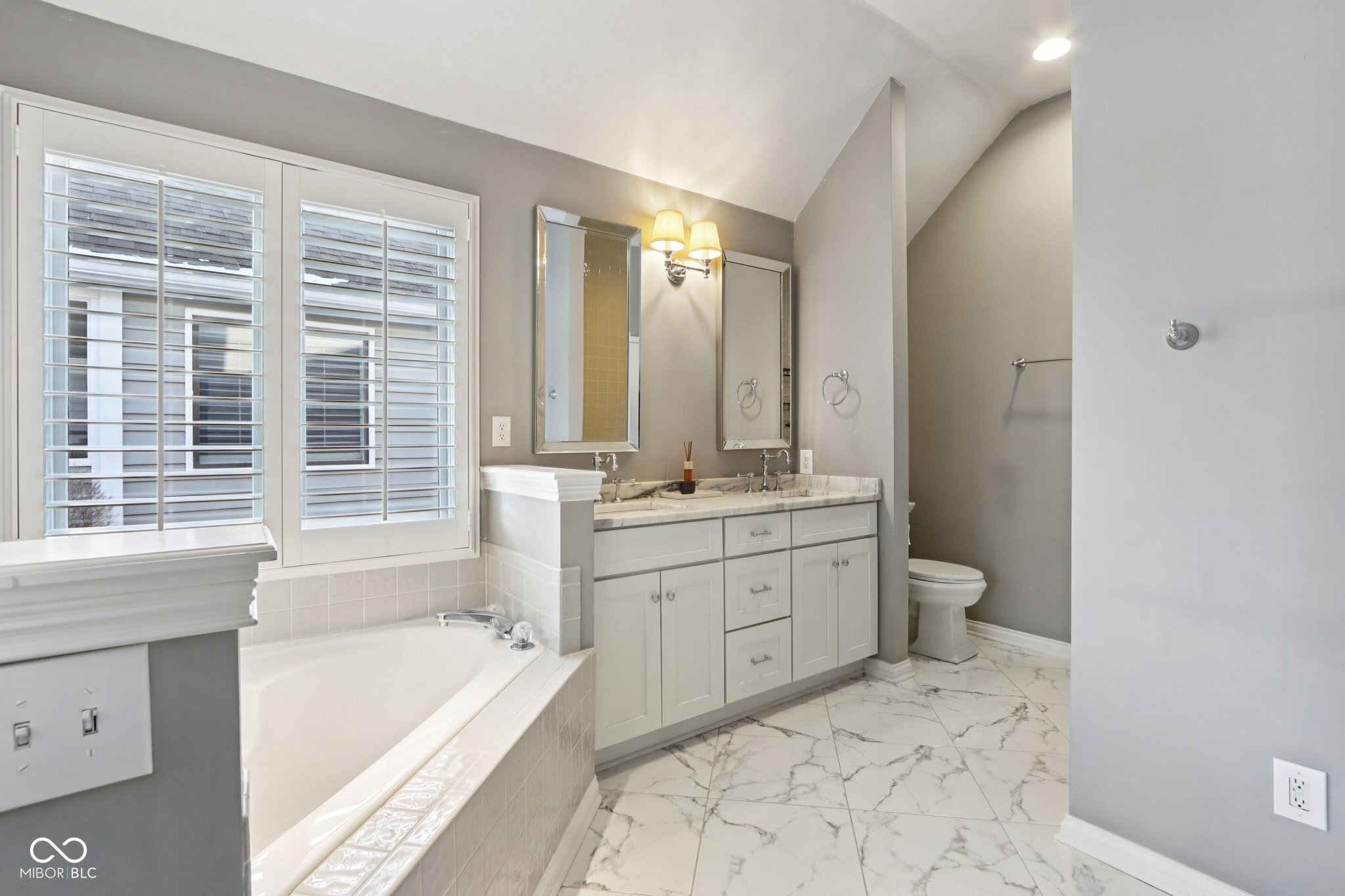 7234 Pymbroke Circle Fishers, IN 46038 - Photo 18 of 38