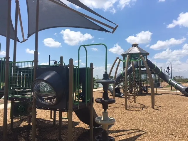 a view of entryway livingroom and hall