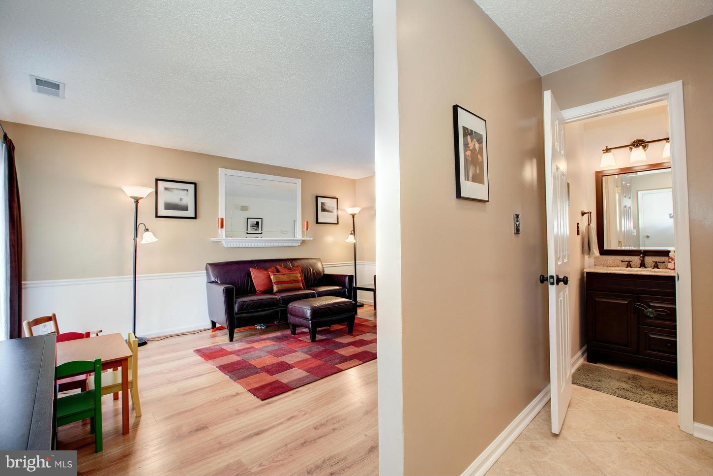 2227 Cartwright Place Reston, VA 20191 - Photo 2 of 18 Family Room