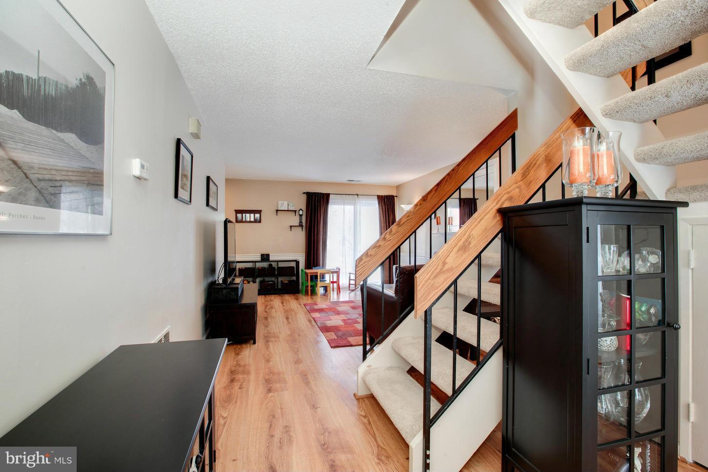 2227 Cartwright Place Reston, VA 20191 - Photo 6 of 18 Interior (General)