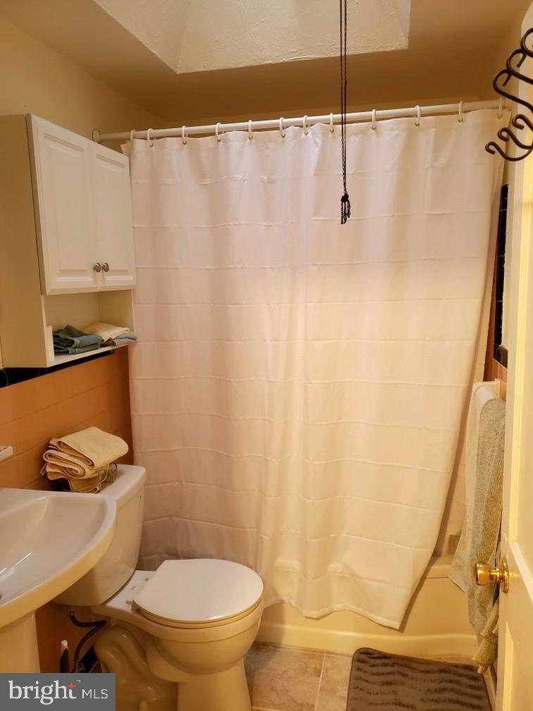 244 Rocklyn Road Upper Darby, PA 19082 - Photo 5 of 20