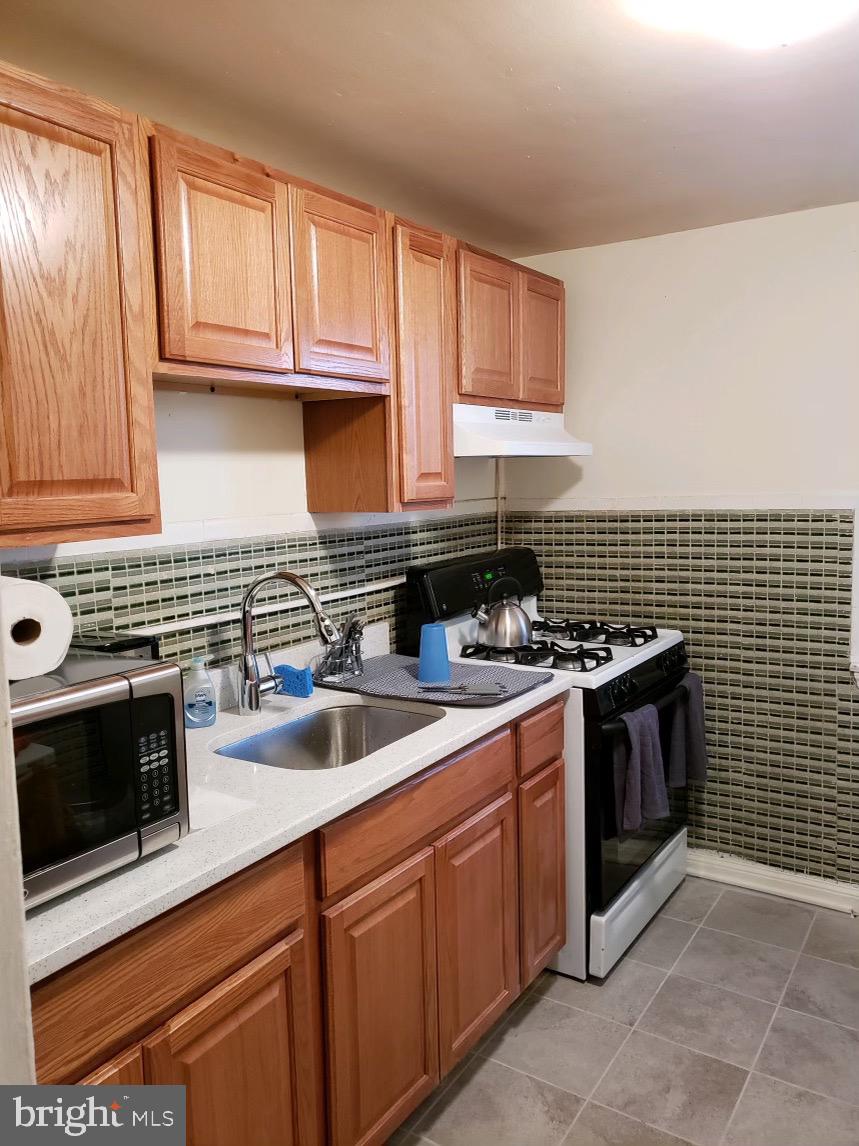 244 Rocklyn Road Upper Darby, PA 19082 - Photo 6 of 20