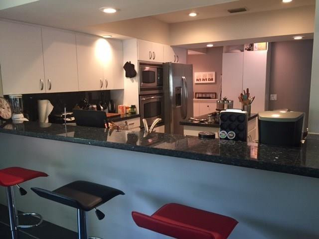 517 South Riverside Drive Pompano Beach, FL 33062 - Photo 20 of 35 Kitchen