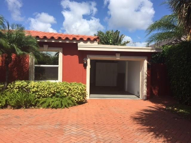 517 South Riverside Drive Pompano Beach, FL 33062 - Photo 34 of 35 One car garage
