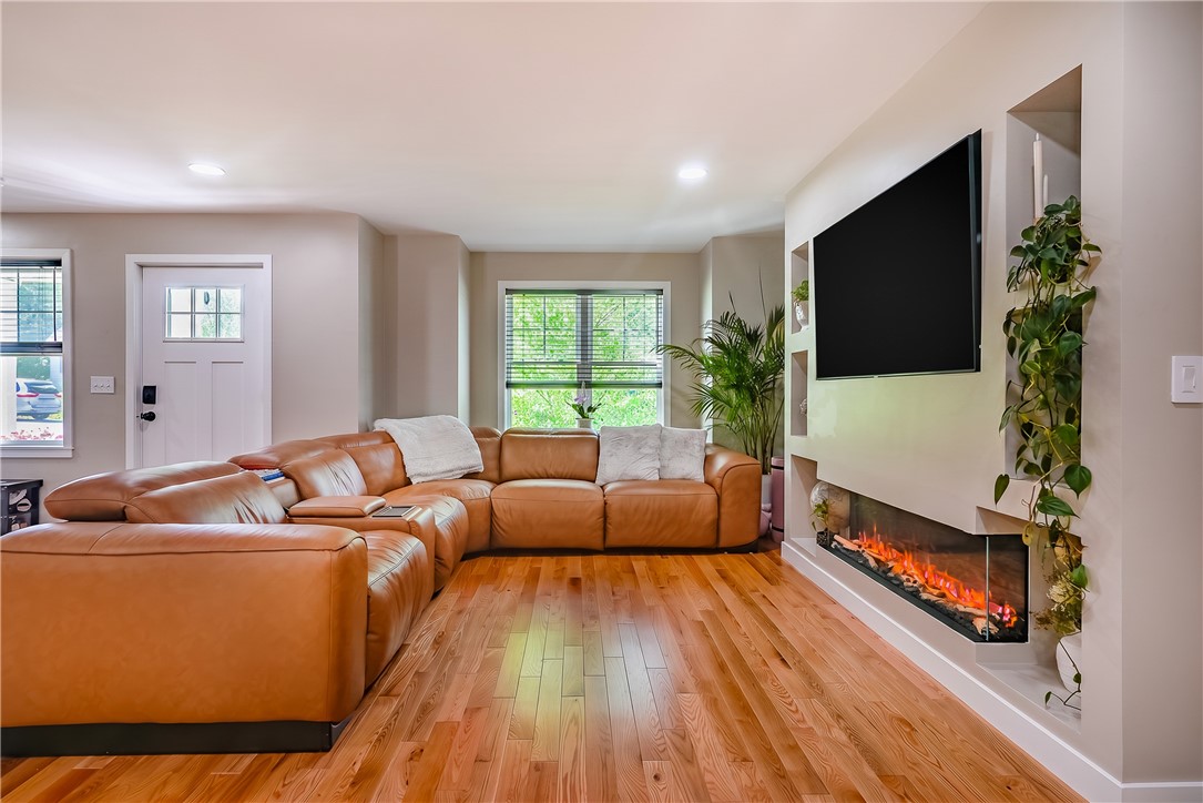 2 Overhill Road Warren, RI 02885 - Photo 3 of 36 Gallery Image 3