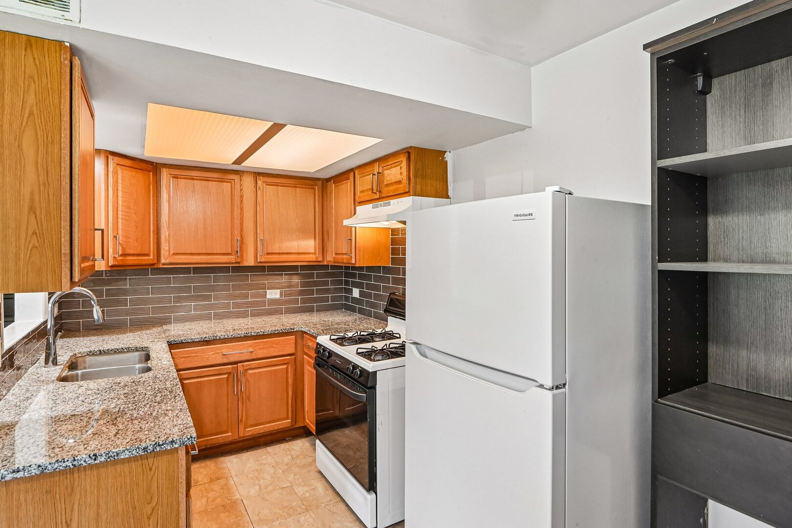 1298 Inverrary Lane Palatine, IL 60074 - Photo 6 of 17