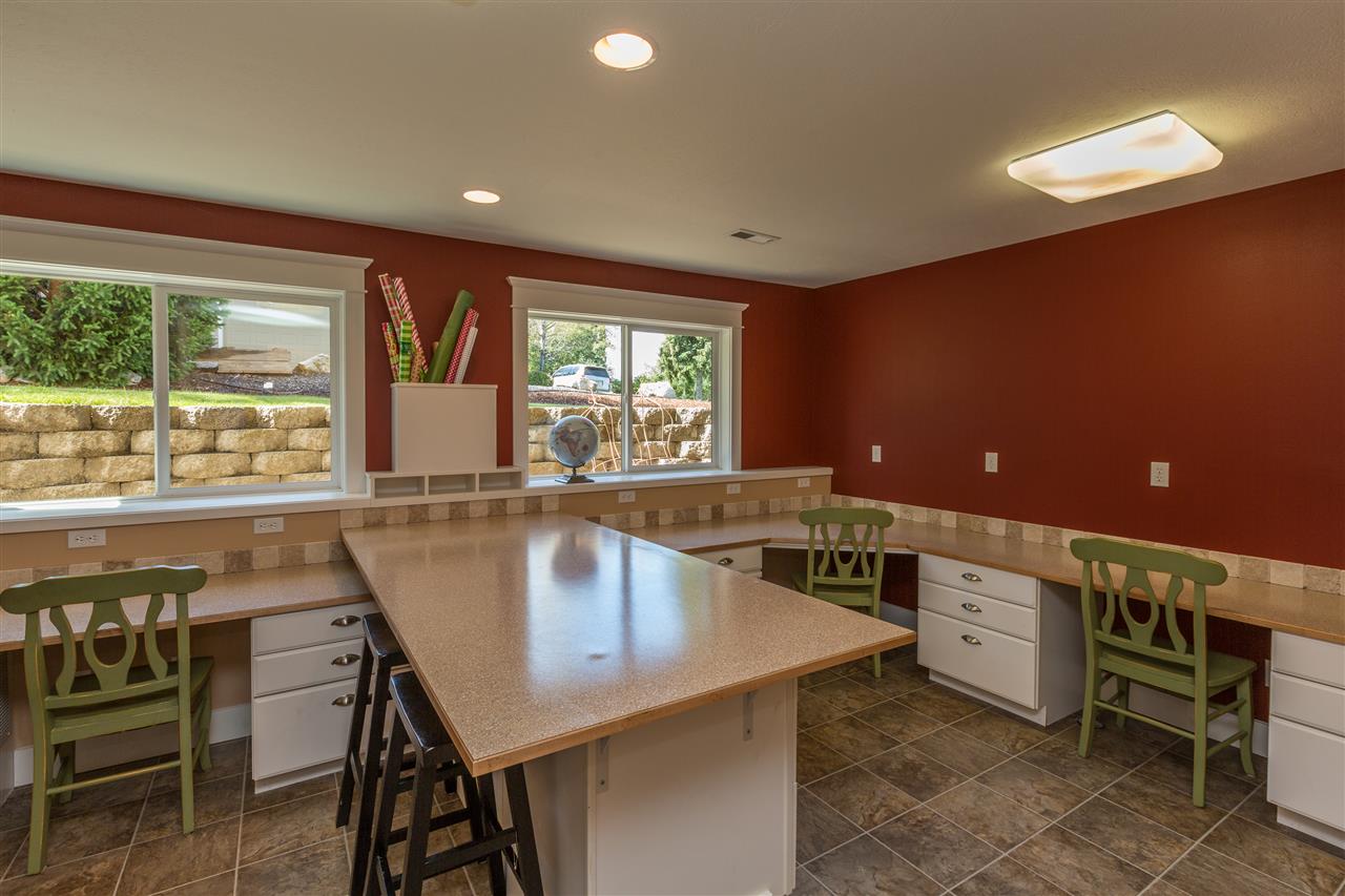5707 South Dearborn Road Spokane, WA 99223 - Photo 13 of 20