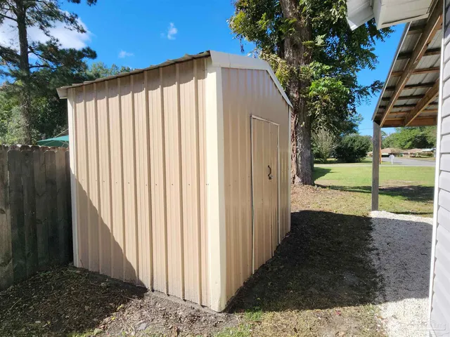 a view of a back yard from a backyard