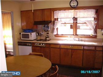 2005 Beverly Road Burlington, NJ 08016 - Photo 6 of 12 Gallery Image 6