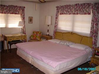 2005 Beverly Road Burlington, NJ 08016 - Photo 9 of 12 Bedroom - Main