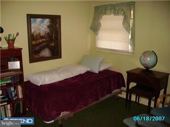 2005 Beverly Road Burlington, NJ 08016 - Photo 10 of 12 Bedroom 3