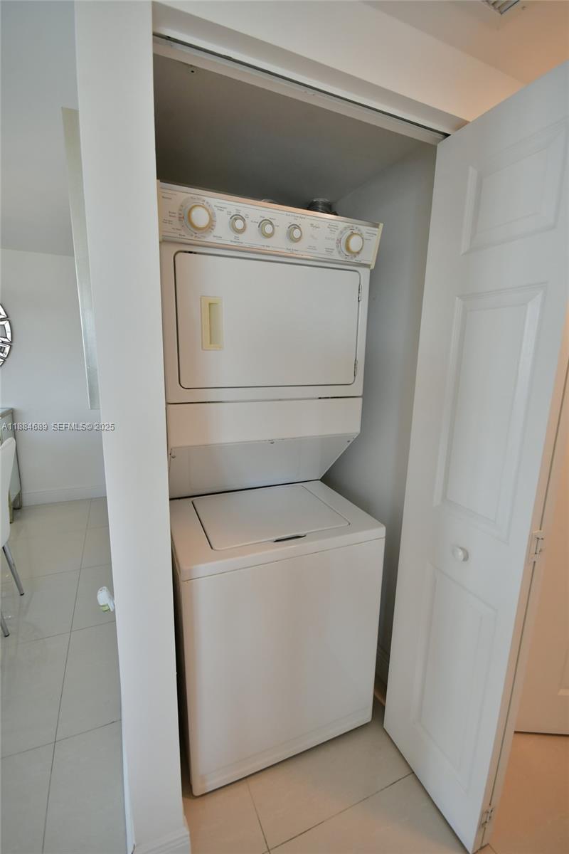 3232 Southwest 22nd Terrace, Unit 1502 Miami, FL 33145 - Photo 23 of 45