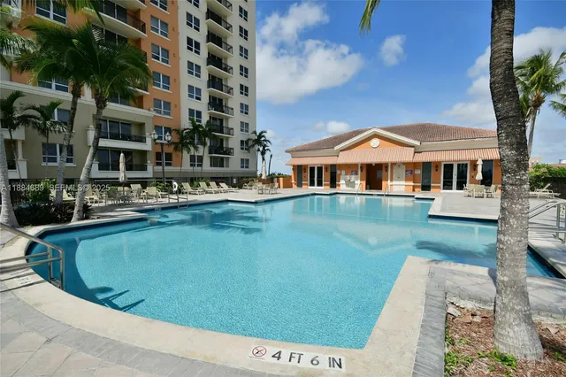 $515,000 | 3232 Southwest 22nd Terrace, Unit 1502, Miami, FL 33145