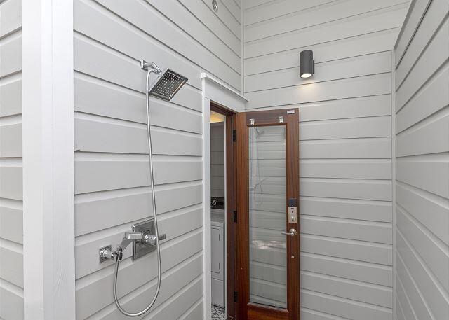 428 West Grove Avenue Santa Rosa Beach, FL 32459 - Photo 26 of 40 Outside Shower