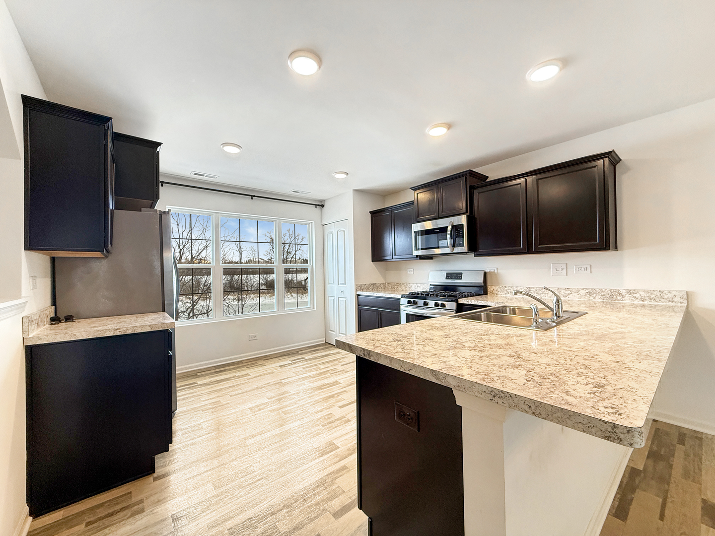 2385 Upland Road Pingree Grove, IL 60140 - Photo 3 of 37