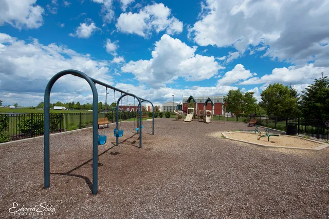 $2,500 | 2385 Upland Road, Pingree Grove, IL 60140