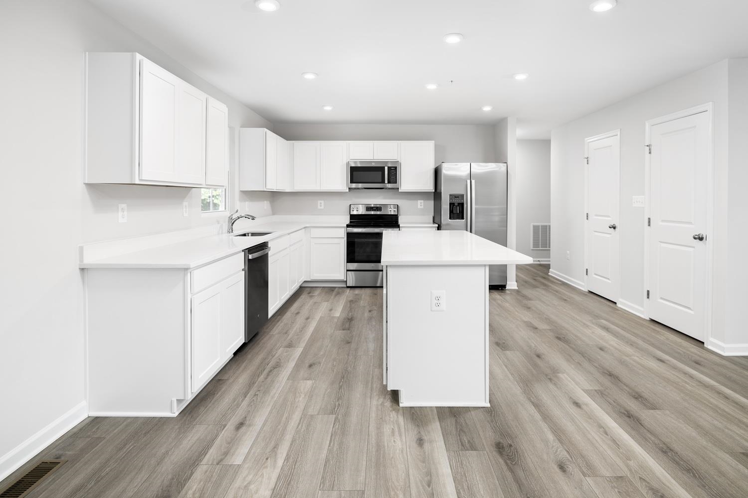 7 White Birch Road Waynesboro, VA 22980 - Photo 4 of 15 Kitchen