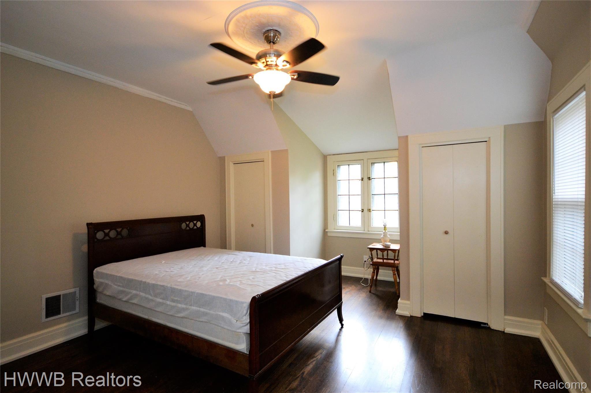 19541 Stratford Road Detroit, MI 48221 - Photo 15 of 36 Master Bedroom