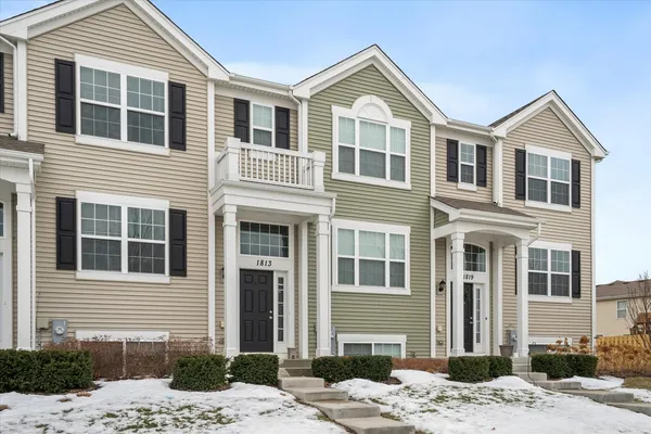 $2,600 | 1813 Spinnaker Street, Pingree Grove, IL 60140