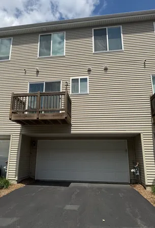 $2,600 | 1813 Spinnaker Street, Pingree Grove, IL 60140