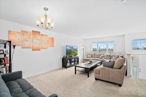 $2,600 | 1813 Spinnaker Street, Pingree Grove, IL 60140