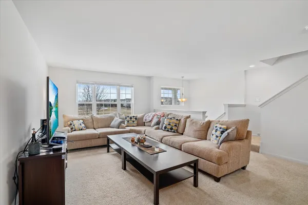 $2,600 | 1813 Spinnaker Street, Pingree Grove, IL 60140