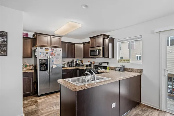 $2,600 | 1813 Spinnaker Street, Pingree Grove, IL 60140