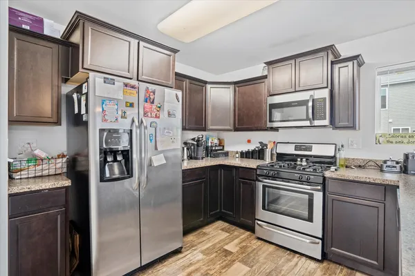 $2,600 | 1813 Spinnaker Street, Pingree Grove, IL 60140