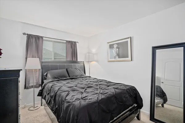 $2,600 | 1813 Spinnaker Street, Pingree Grove, IL 60140