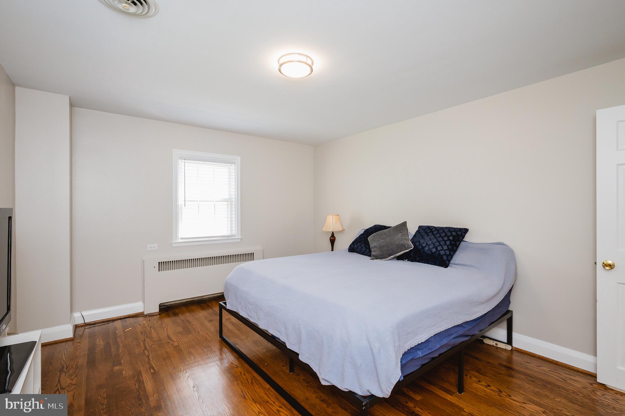 7025 Kenleigh Road Baltimore, MD 21212 - Photo 21 of 53 Primary bedroom. Freshly painted.