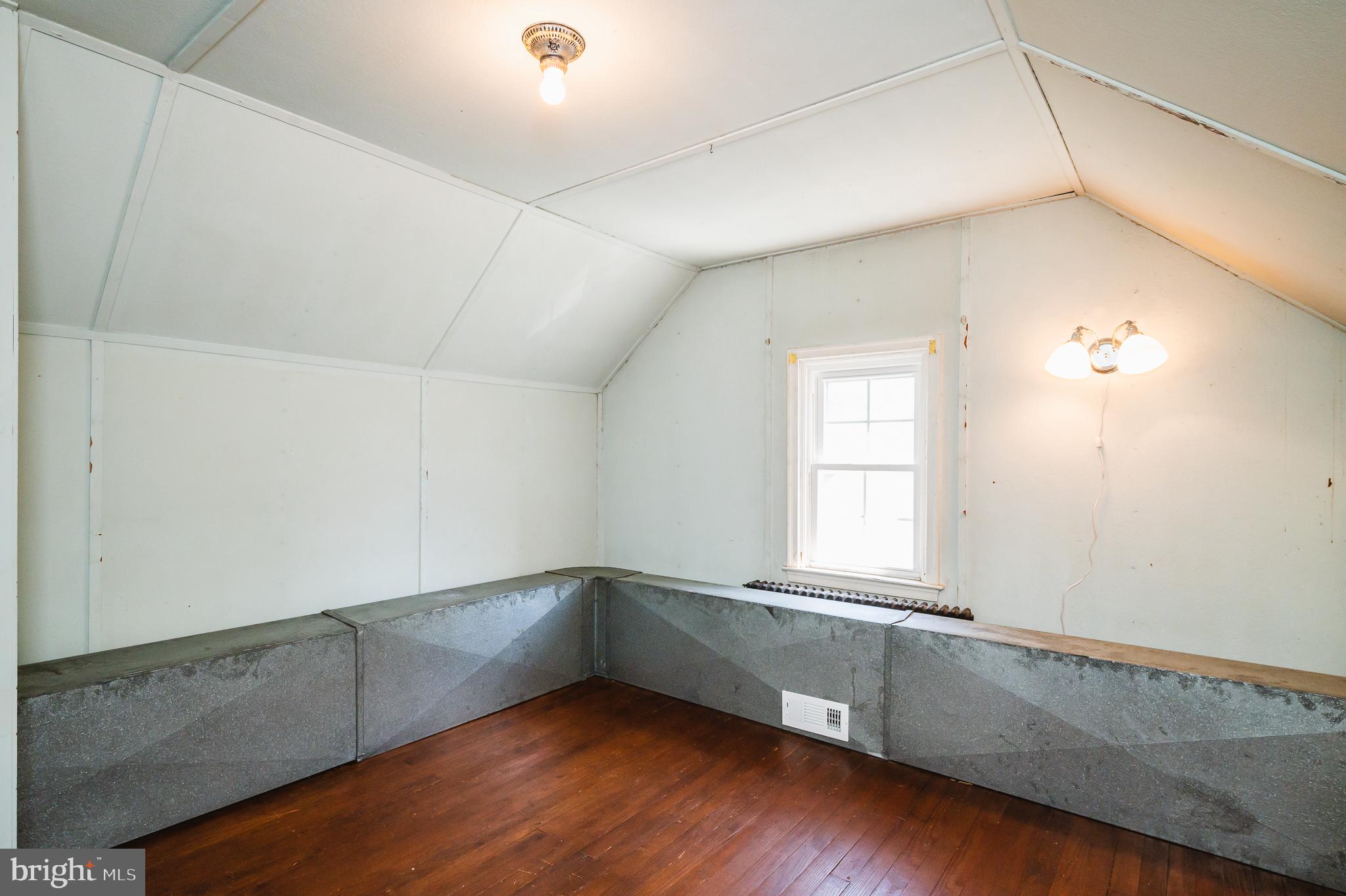 7025 Kenleigh Road Baltimore, MD 21212 - Photo 39 of 53 Third level.