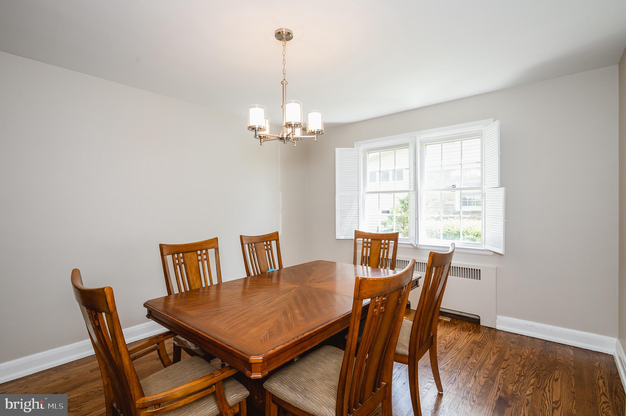 7025 Kenleigh Road Baltimore, MD 21212 - Photo 10 of 53 Dining room with new lighting.