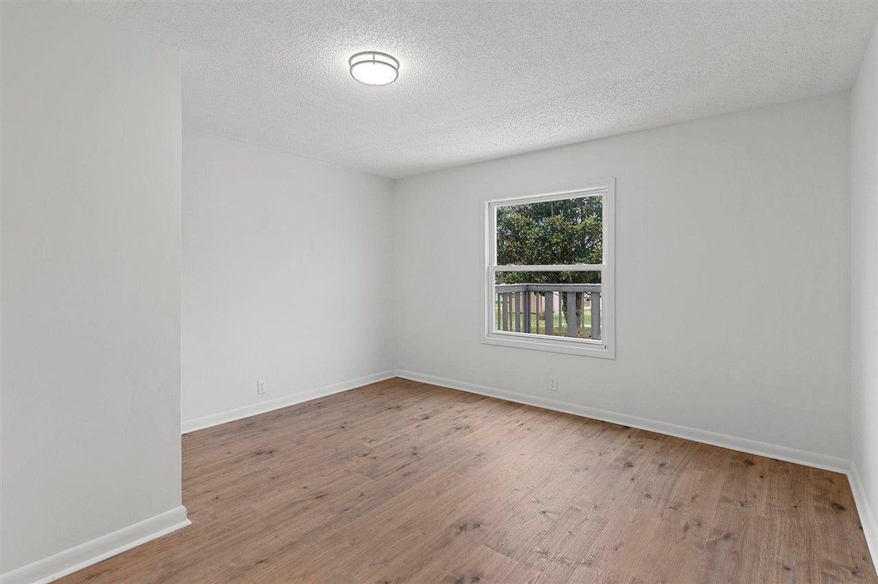 553 Lake Road Bowling Green, KY 42101 - Photo 14 of 26 Gallery Image 14